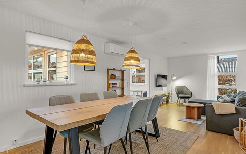 Solvejg - 280M from the Sea: Meubles, Design Intérieur, Sol, Sol, Bois, Plafond, Chaise, Table, Luminaire, Salle À Manger