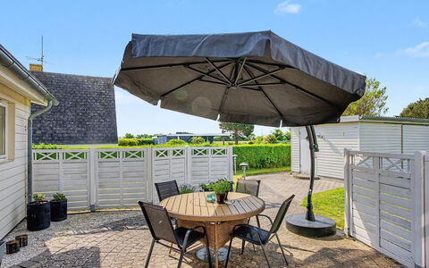 Solvejg - 280M from the Sea: Mobilier De Jardin, Meubles, Parapluie, Toit, Tableau De Plein Air, Chaise, Ombre, Plate-Forme, Patio, Jardin