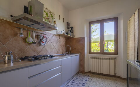 La Torre sul Ponte, Seaview, Garden: Cuisine, Appareil De Cuisine, Principaux Appliance, Design Intérieur, Bois, Comptoir, Sol, Électroménager, Cuisinière, Pièce