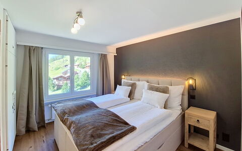 Chez Gredia: Design Intérieur, Plafond, Pièce, Sol, Chambre, Sol, Lit, Cadre De Lit, Literie, Linge