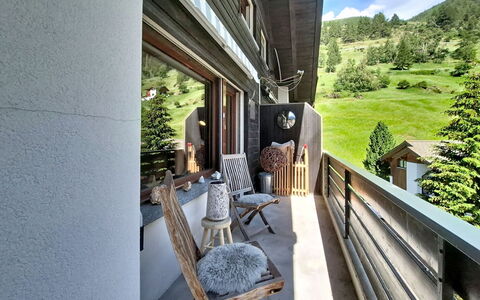 Chez Gredia: Domicile, Appartement, Balcon, Chalet, Dur, Porche, Conception, Chaise, Villa, Plante D'Appartement