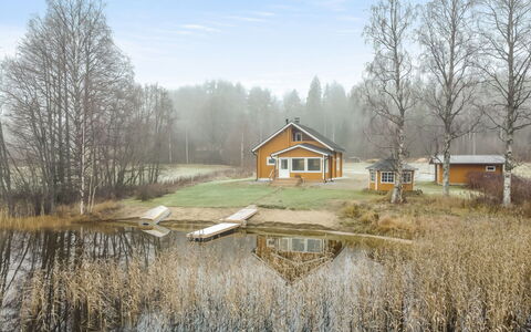 Joutsenranta: Arbre, Maison, Paysage Naturel, Chalet, Zone Rurale, Domicile, Réflexion, Cabane En Rondins, Étang