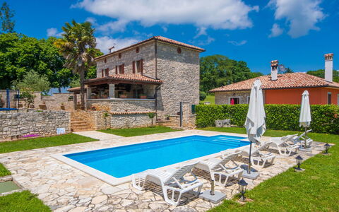 Blašković: Bleu, Piscine, Recours, Biens, Eco Hôtel, Villa, Ferme, Hacienda, Mobilier De Jardin, Aménagement Paysager