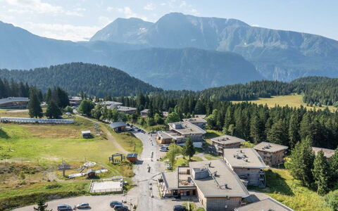 V. du Bachat Joubarbes: Arbre, Paysage, Montagnes, Station De Montagne, Pente, Chaîne De Montagnes, Village, Vallée, Alpes