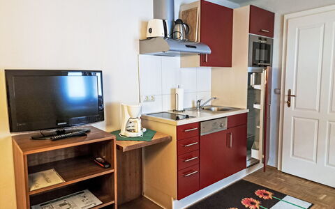 Obervellach 200: Meubles, Design Intérieur, Bois, Sol, Sol, Cabinetry, Pièce, Principaux Appliance, Comptoir, Cuisine