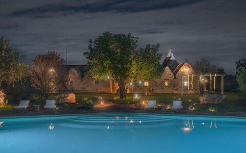 Trulli Experience, Pool, Monopoli: Biens, Nuit, Piscine, Éclairage Paysager, Crépuscule, Soirée, Jardin, Hacienda, Aménagement Paysager, Cour