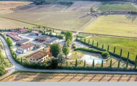 Tenuta Borgo al Sole: Zone Résidentielle, Maison, Établissements Humains, Domicile, Banlieue, Vue Du Ciel, Biens, Photographie Aérienne, Aménagement Paysager, Village