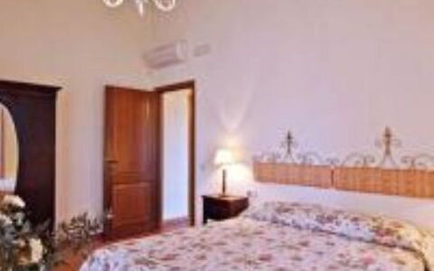 Tenuta Borgo al Sole: Meubles, Design Intérieur, Table, Sol, Sol, Plafond, Pièce, Linge, Chambre, Lit