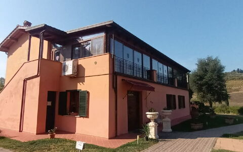 Tenuta Borgo al Sole: Domicile, Porte, Balcon, Villa