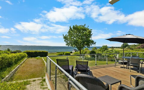 Ubavka - 100M from the Sea: Bleu, Chalet, Maison, Domicile, Ferme, Biens, Siding