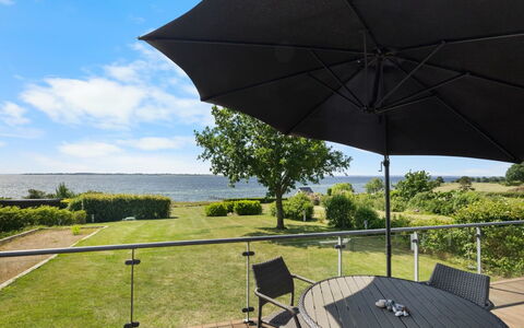 Ubavka - 100M from the Sea: Bleu, Chalet, Maison, Domicile, Ferme, Biens, Siding