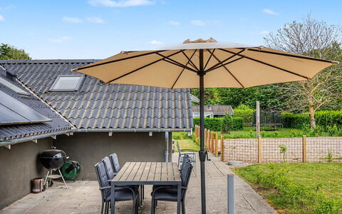 Hielm - 490M from the Sea: Parapluie, Mobilier De Jardin, Meubles, Tableau De Plein Air, Chaise, Ombre, Plate-Forme, Patio, Jardin, Tache De Bois