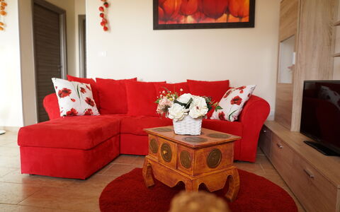 Villa Antony: Meubles, Design Intérieur, Canapé, Rouge, Sol, Pièce, Sol, Coussin, Salon, Textile