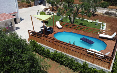 Villa Antony: Bois, Piscine, Meubles, Mobilier De Jardin, Plate-Forme, Recours, Tache De Bois, Chaise, Loisir, Ombre