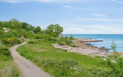 Yosefin - 50M from the Sea: Herbe, Prairie, Lot Terre, Chalet, Zone Rurale, Prairie, Batiments Jardin, Jardin, Cabanon