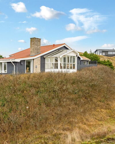 Hanne - 750M from the Sea
