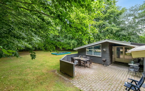 Mena - 10Km from the Sea: Meubles, Bois, Design Intérieur, Sol, Sol, Chaise, Pièce, Plafond, Salon, Appartement