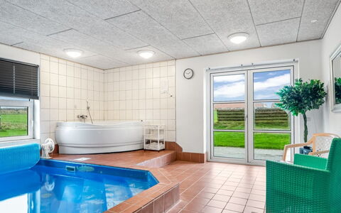 Siljana - 200M from the Sea: Meubles, Bois, Design Intérieur, Sol, Sol, Chaise, Pièce, Plafond, Salon, Appartement