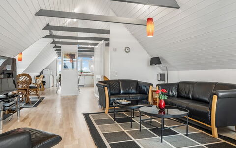 Siljana - 200M from the Sea: Meubles, Bois, Design Intérieur, Sol, Sol, Chaise, Pièce, Plafond, Salon, Appartement