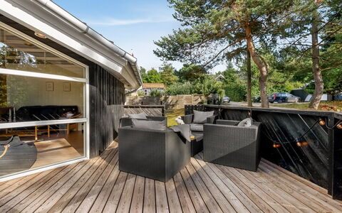 Margrethe - 600M from the Sea: Meubles, Bois, Design Intérieur, Sol, Sol, Chaise, Pièce, Plafond, Salon, Appartement