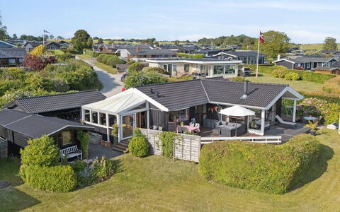 Viggo - 200M from the Sea: Bois, Domicile, Porche, Plate-Forme, Dur, Toit, Tache De Bois, Parquet, Eco Hôtel