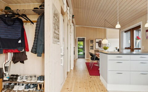 Viggo - 200M from the Sea: Bois, Domicile, Porche, Plate-Forme, Dur, Toit, Tache De Bois, Parquet, Eco Hôtel