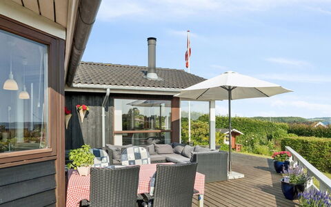 Viggo - 200M from the Sea: Bois, Domicile, Porche, Plate-Forme, Dur, Toit, Tache De Bois, Parquet, Eco Hôtel