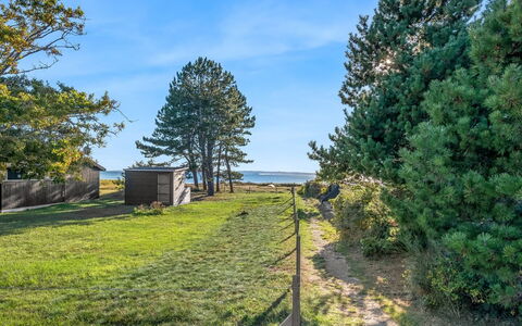 Harro - 100M from the Sea: Architecture, Ombre, Structure En Plein Air, Chaise, Jardin, Pergola, Pot De Fleur, Store, Aménagement Paysager, Mobilier De Jardin