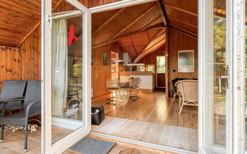 Harro - 100M from the Sea: Architecture, Ombre, Structure En Plein Air, Chaise, Jardin, Pergola, Pot De Fleur, Store, Aménagement Paysager, Mobilier De Jardin