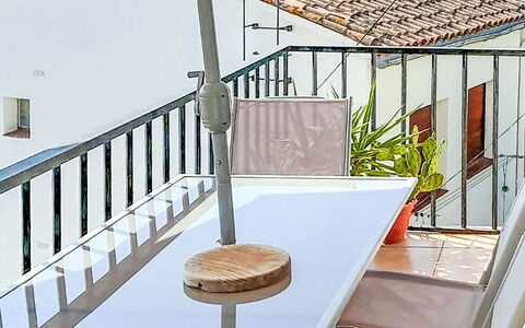 Miramar Hills: Architecture, Ombre, Structure En Plein Air, Chaise, Jardin, Pergola, Pot De Fleur, Store, Aménagement Paysager, Mobilier De Jardin
