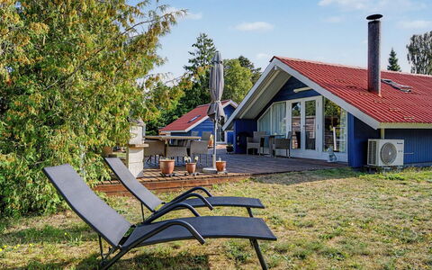 Lycka - 700M from the Sea: Bois, Domicile, Porche, Plate-Forme, Dur, Toit, Tache De Bois, Parquet, Eco Hôtel