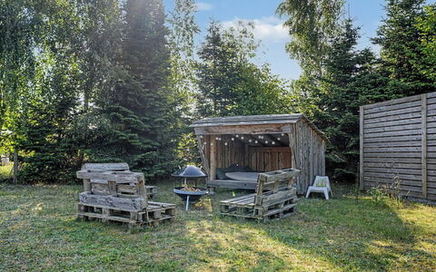 Lycka - 700M from the Sea: Bois, Domicile, Porche, Plate-Forme, Dur, Toit, Tache De Bois, Parquet, Eco Hôtel
