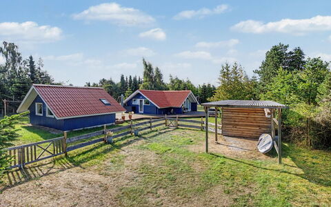 Lycka - 700M from the Sea: Bois, Domicile, Porche, Plate-Forme, Dur, Toit, Tache De Bois, Parquet, Eco Hôtel