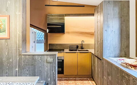 Grual: Mur, Cuisine, Comptoir, Bois, Sol, Design Intérieur, Plafond, Meubles, Sol, Éclairage