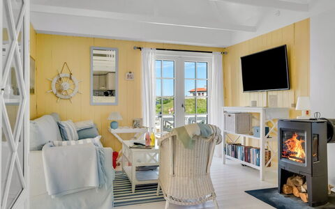 Åsta - 200M from the Sea: Meubles, Design Intérieur, Sol, Sol, Chaise, Pièce, Plafond, Table, Domicile, Salon