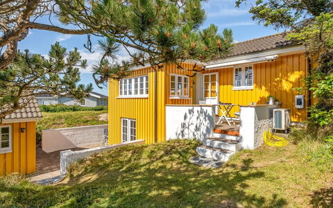 Åsta - 200M from the Sea: Meubles, Bois, Design Intérieur, Sol, Sol, Chaise, Pièce, Plafond, Salon, Appartement