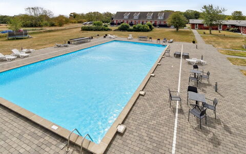 Ruse - 6Km from the Sea: Piscine, Recours, Thermes, Hôtel, Ville Resort, Eco Hôtel, Mobilier De Jardin, Centre De Loisirs