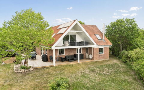 Cyrill - 2Km from the Sea: Meubles, Bois, Design Intérieur, Sol, Sol, Chaise, Pièce, Plafond, Salon, Appartement