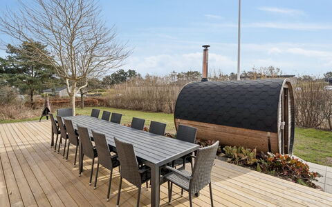 Cyrill - 2Km from the Sea: Bois, Jardin, Dur, Mobilier De Jardin, Ombre, Tache De Bois, Planche, Aménagement Paysager, Plate-Forme, Patio