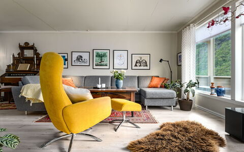 Høyanger Panorama: Meubles, Design Intérieur, Sol, Mur, Sol, Salon, Canapé, Bois, Domicile, Éclairage