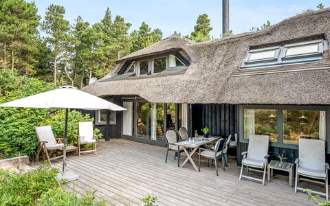 Lene - 2Km from the Sea: Maison, Toit, Domicile, Chalet, Cabanon, Batiments Jardin, Siding, Cour, Cabane En Rondins, Cabane