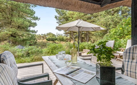 Lene - 2Km from the Sea: Maison, Toit, Domicile, Chalet, Cabanon, Batiments Jardin, Siding, Cour, Cabane En Rondins, Cabane