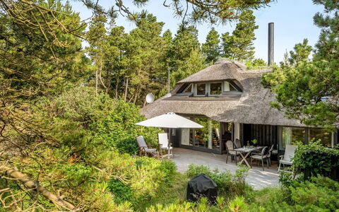 Lene - 2Km from the Sea: Maison, Toit, Domicile, Chalet, Cabanon, Batiments Jardin, Siding, Cour, Cabane En Rondins, Cabane