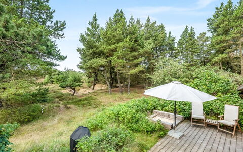 Lene - 2Km from the Sea: Maison, Toit, Domicile, Chalet, Cabanon, Batiments Jardin, Siding, Cour, Cabane En Rondins, Cabane