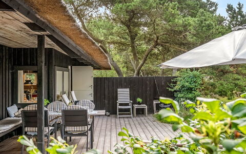 Lene - 2Km from the Sea: Maison, Toit, Domicile, Chalet, Cabanon, Batiments Jardin, Siding, Cour, Cabane En Rondins, Cabane