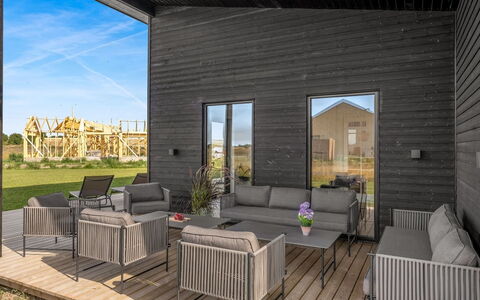 Marten - 500M from the Sea: Bois, Domicile, Composite, Plate-Forme, Dur, Planche, Siding, Chaise, Porche, Patio