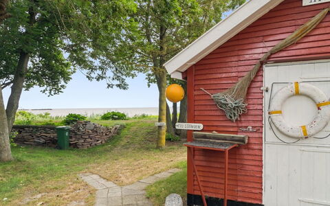 Gottfrida - 50M from the Sea: Bleu, Chalet, Maison, Domicile, Ferme, Biens, Siding