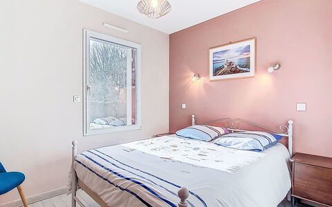 Bienvenue: Chambre, Design Intérieur, Meubles, Lit, Plafond, Drap De Lit, Sol, Literie, Sol, Textile