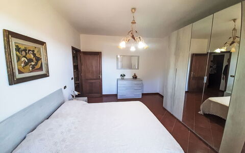 Casa Laura: Lit, Meubles, Chambre, Literie, Design Intérieur, Sol, Drap De Lit, Sol, Pièce, Bois