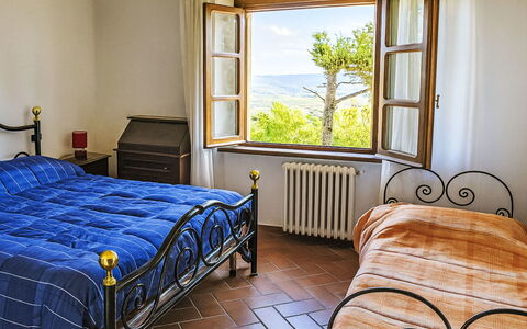 Casa Laura: Meubles, Domicile, Lit, Chambre, Cadre De Lit, Literie, Villa, Hôtel, Drap De Lit, Dur